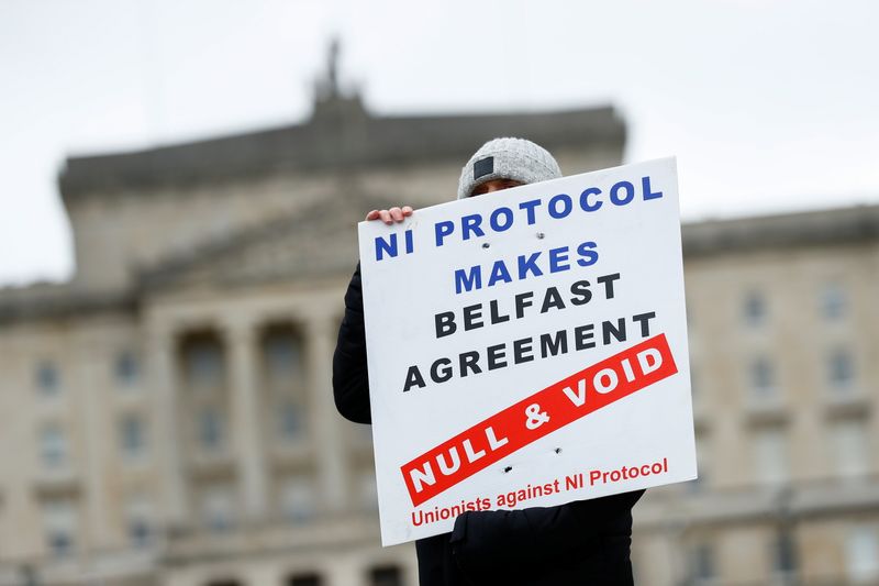 © Reuters. Pro-British unionists demonstrate in Belfast