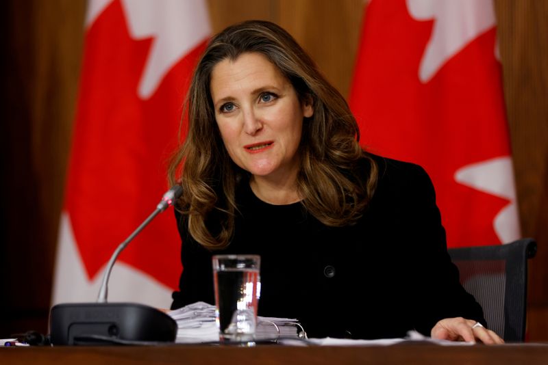 &copy; Reuters. FILE PHOTO: Canada&apos;s Finance Minister Chrystia Freeland speaks to news media in Ottawa