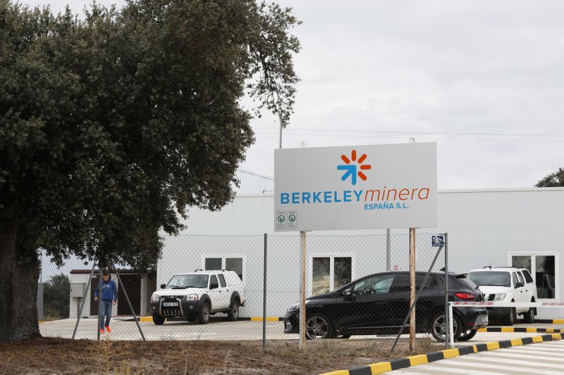 &copy; Reuters. FOTO DE ARCHIVO: Instalaciones de la empresa minera australiana Berkeley Energía en Retortillo