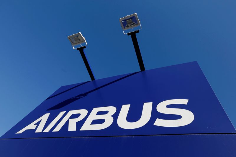 &copy; Reuters. FILE PHOTO: FILE PHOTO: The Airbus logo pictured at the company&apos;s headquarters in Blagnac near Toulouse