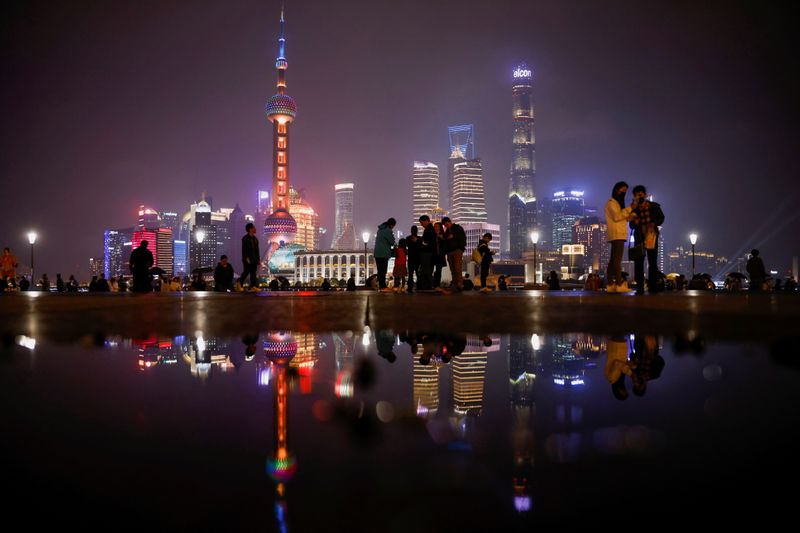 &copy; Reuters. Earth Hour in Shanghai