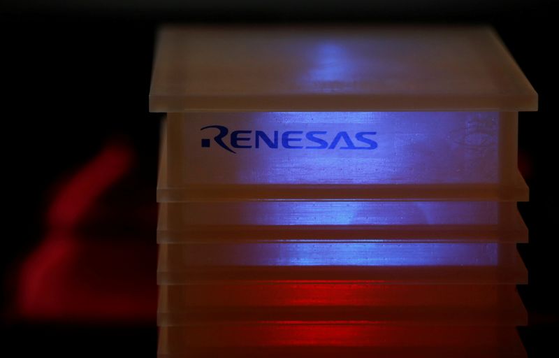 © Reuters. Logo da Renesas fotografado durante conferência em Tóquio, Japão