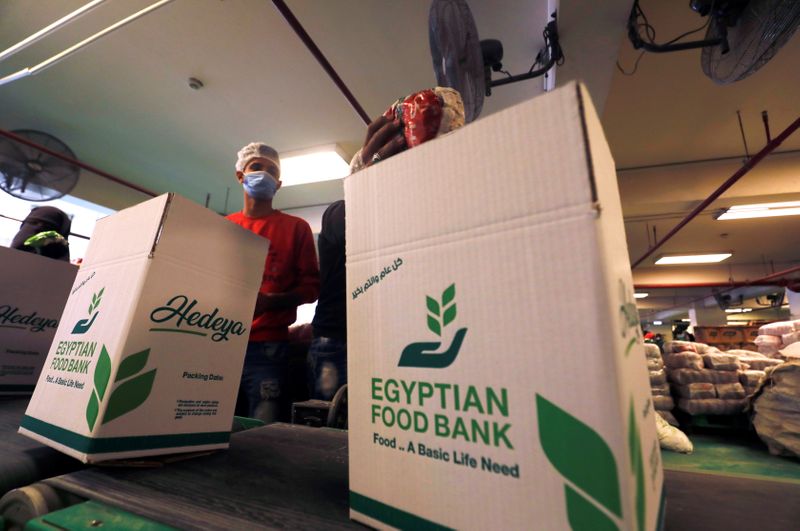 &copy; Reuters. مقابلة-خطط طموح لبنك الطعام المصري لإطعام ملايين الفقراء في رمضان
