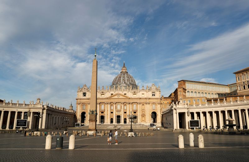 &copy; Reuters. Basilica di S.Pietro vista da Piazza San Pietro