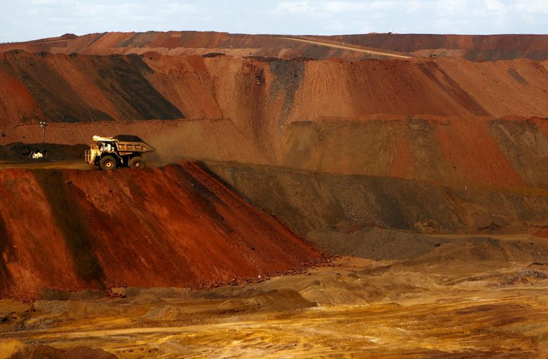 &copy; Reuters. Caminhão circula por mina de minério de ferro da Fortescue na Austrália