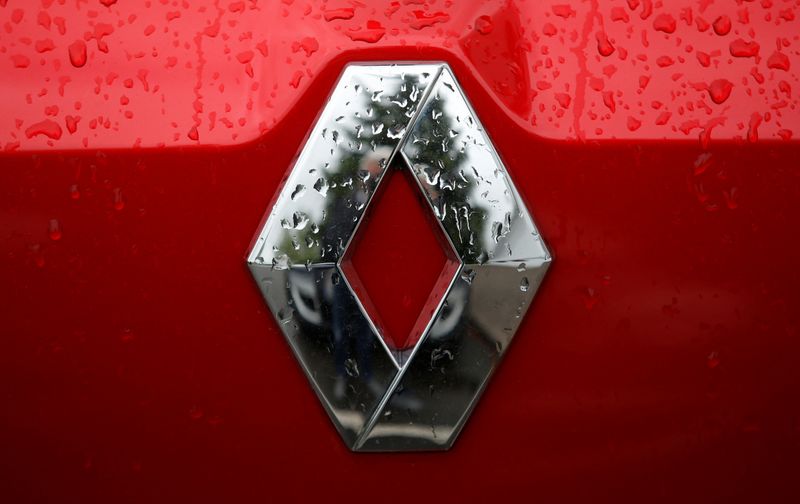 &copy; Reuters. FOTO DE ARCHIVO: El logo de Renault en un vehículo en Vendenheim