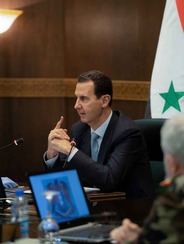 © Reuters. الرئيس السوري يعزل حاكم المصرف المركزي