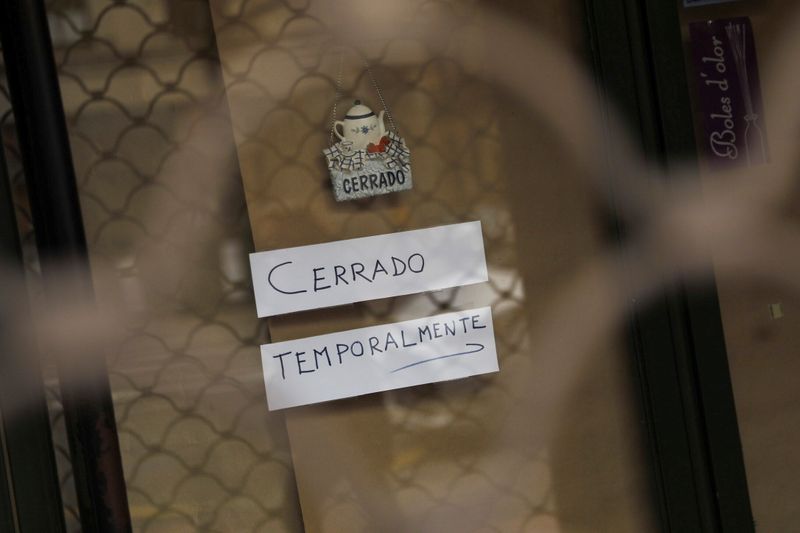 &copy; Reuters. FILE PHOTO: Closed-down businesses amid the coronavirus disease (COVID-19) pandemic, in Madrid