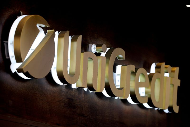 &copy; Reuters. FILE PHOTO: Unicredit bank logo is seen in the old city centre of Siena