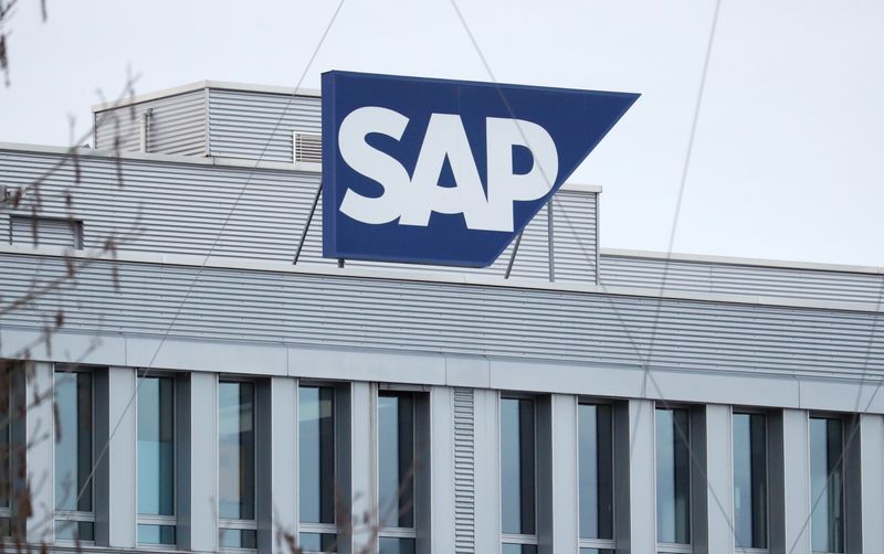 &copy; Reuters. FILE PHOTO: The logo of German software group SAP is pictured in Regensdorf
