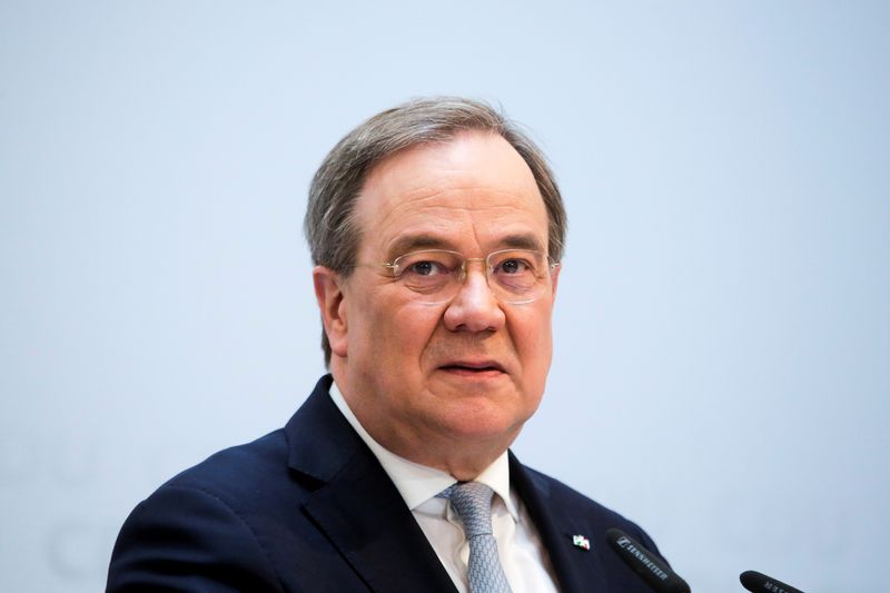 © Reuters. FILE PHOTO: German Christian Democratic Union Party Leader Armin Laschet briefs the media after a meeting of the party's board at the headquarters in Berlin, Germany, April 12