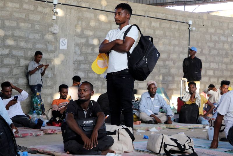 &copy; Reuters. مهاجرون إثيوبيون يعودون لوطنهم بعد استحالة العيش في اليمن