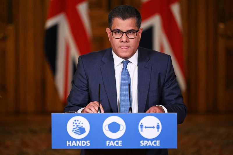 &copy; Reuters. Alok Sharma em entrevista em Downing Street, Londres