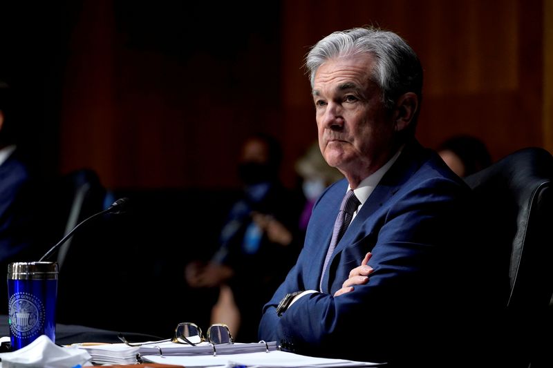 &copy; Reuters. FILE PHOTO: Federal Reserve Chair Jerome Powell listens during a Senate Banking Committee hearing in Washington