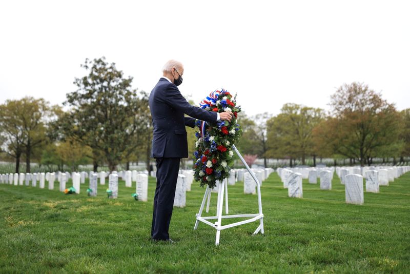 &copy; Reuters. U.S. President Biden visits Section 60 of Arlington National Cemetery in Arlington, Virginia