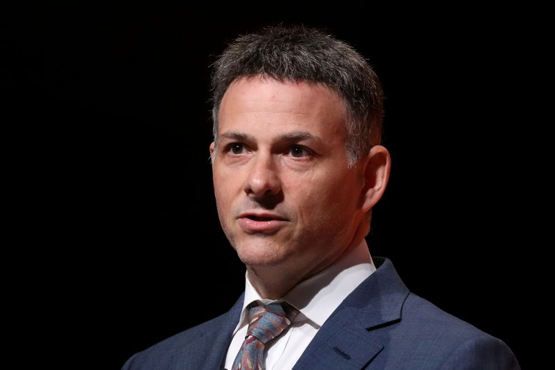 &copy; Reuters. FILE PHOTO: Greenlight Capital&apos;s Einhorn speaks at a conference
