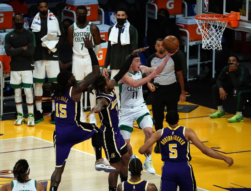 &copy; Reuters. NBA: Boston Celtics at Los Angeles Lakers