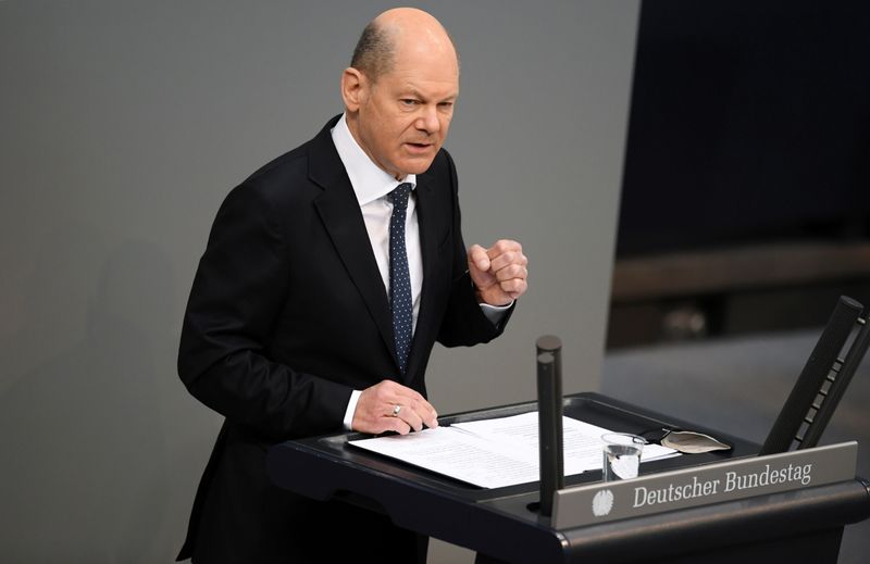 &copy; Reuters. El ministro de Finanzas alemán, Olaf Scholz, durante una sesión de la cámara baja del parlamento Bundestag en Berlín