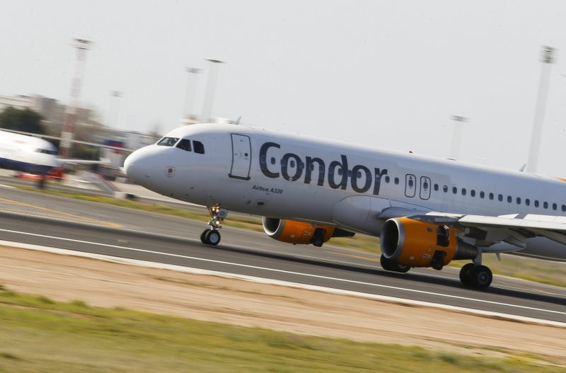 &copy; Reuters. FILE PHOTO: Condor airliner lands at Son Sant Joan airport in Palma de Mallorca