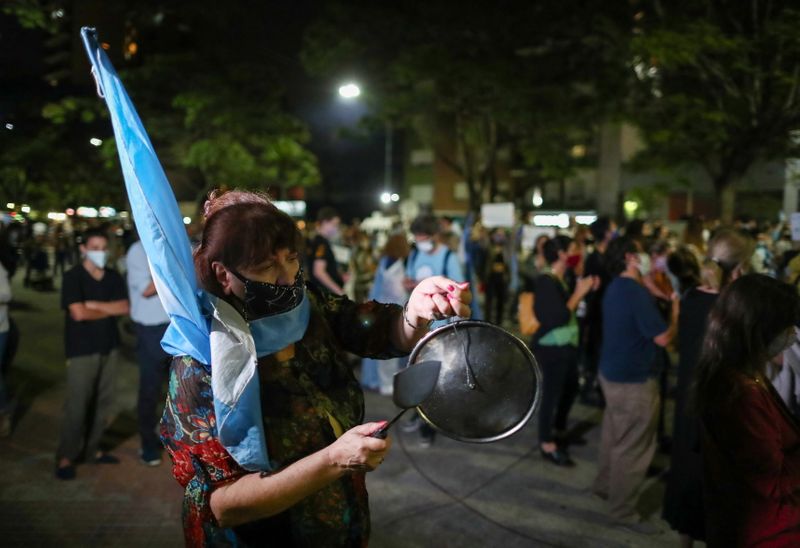 &copy; Reuters. Protesto contra restrições em Buenos Aires