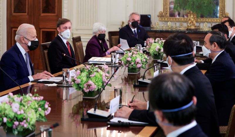 &copy; Reuters. 「国際社会共通の課題をじっくり議論」と菅首相、バイデン大統領と会談