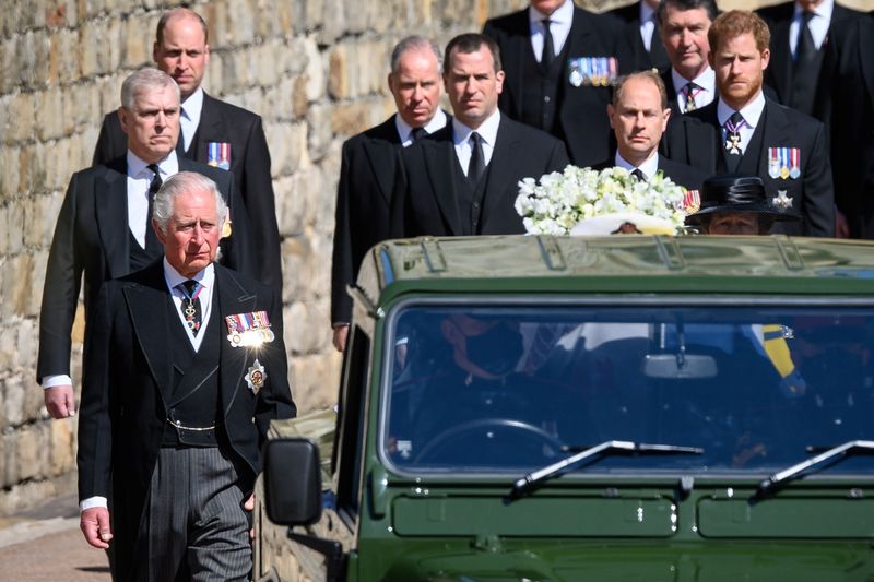 &copy; Reuters. 英フィリップ殿下葬儀、女王ら別れ惜しむ　王子兄弟は会話交わす