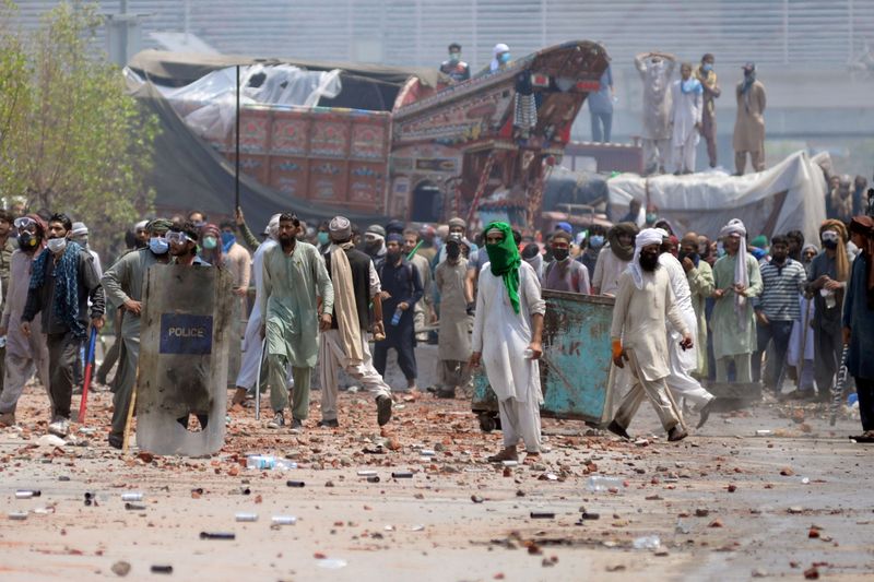 &copy; Reuters. Protest by the supporters of the banned Islamist political party Tehrik-e-Labaik Pakistan (TLP) in Lahore