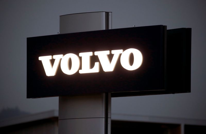 &copy; Reuters. Logo of Swedish automobile manufacturer Volvo is seen at Stierli Automobile AG company in St. Erhard