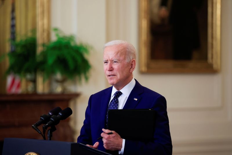 &copy; Reuters. U.S. President Biden delivers remarks on Russia at the White House in Washington