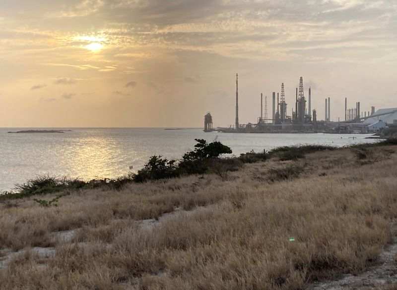 &copy; Reuters. Aruba&apos;s state-owned refining company Refineria di Aruba (RdA) is seen in San Nicolas