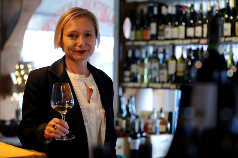 &copy; Reuters. FRANCE: QUAND LE COVID-19 FAIT PERDRE AUX OENOLOGUES LE GOÛT DU VIN