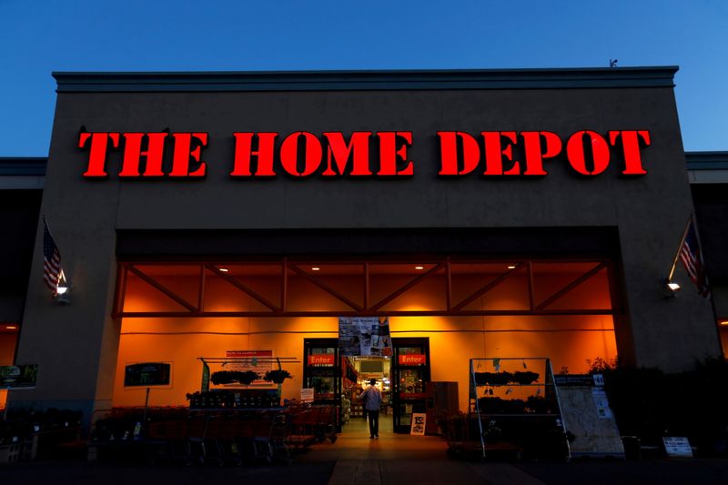 &copy; Reuters. FILE PHOTO: FILE PHOTO: The logo of Home Depot is seen in Encinitas