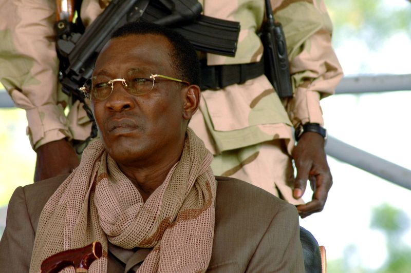 © Reuters. FILE PHOTO: Chad President Deby watches rally in N'Djamena