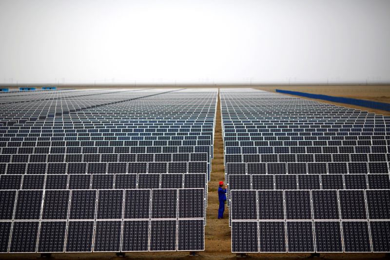 &copy; Reuters. Parque de energia solar na China