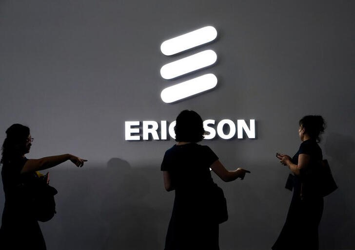 &copy; Reuters. FOTO DE ARCHIVO: El logotipo de Ericsson en Shanghái