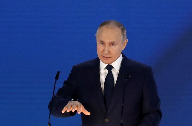 &copy; Reuters. Russian President Putin delivers his annual address to the Federal Assembly in Moscow
