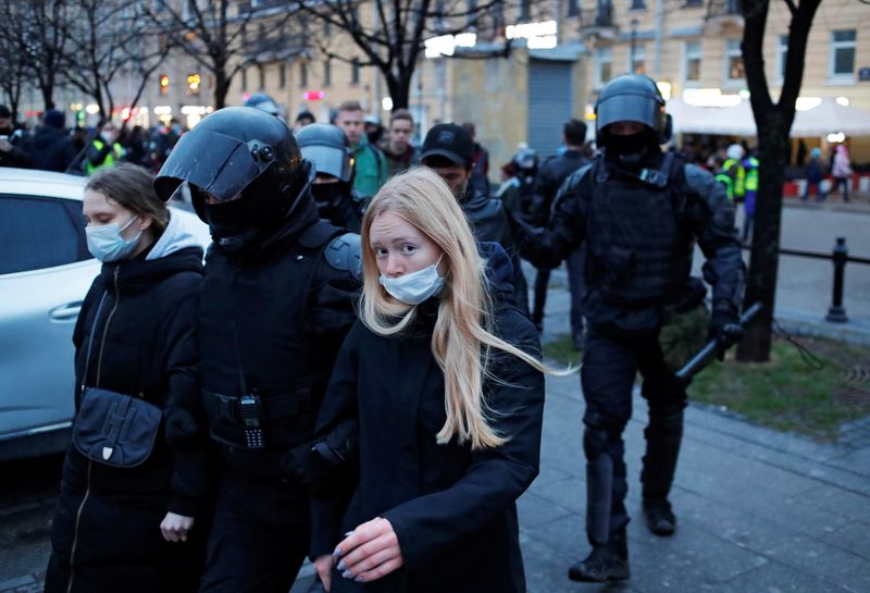 &copy; Reuters. روسيا تعتقل 400 على الأقل في مسيرات تأييد للمعارض نافالني