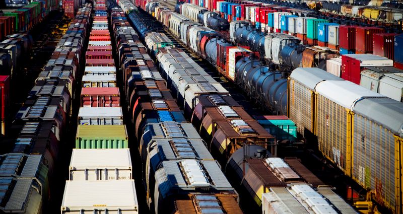 &copy; Reuters. FILE PHOTO: The Canadian Pacific railyard is pictured in Port Coquitlam