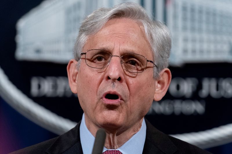 &copy; Reuters. FILE PHOTO: Attorney General Merrick Garland news conference about a jury&apos;s verdict in the case against former Minneapolis Police Officer Derek Chauvin in the death of George Floyd