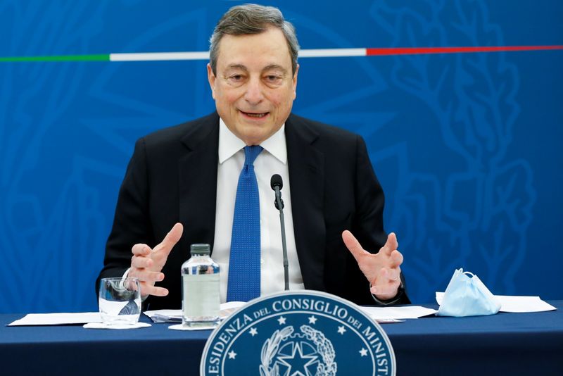 &copy; Reuters. Italy&apos;s Prime Minister Draghi holds news conference, in Rome