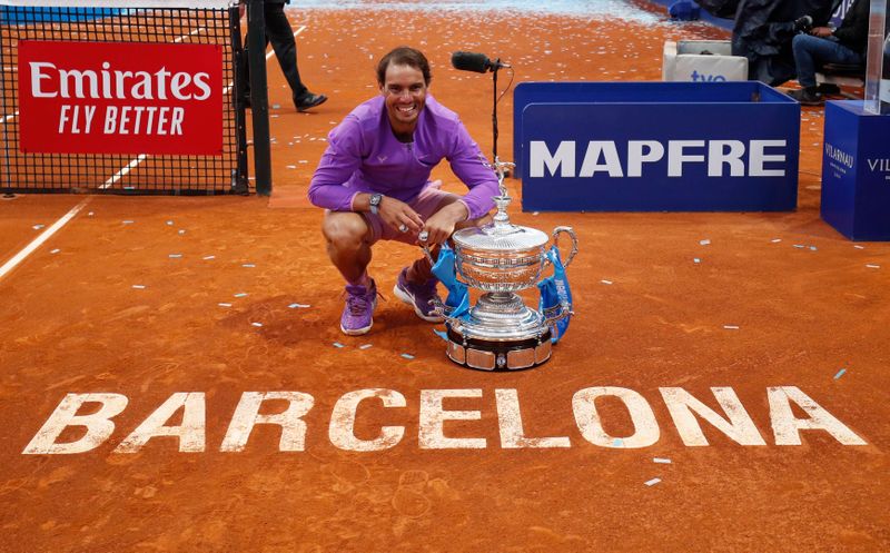 &copy; Reuters. نادال يتفوق على تيتيباس ويحقق لقبه 12 في بطولة برشلونة المفتوحة