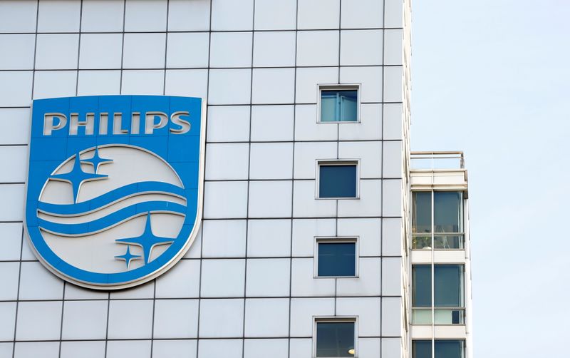 &copy; Reuters. FILE PHOTO: Logo of Dutch technology company Philips is seen at its company headquarters in Amsterdam