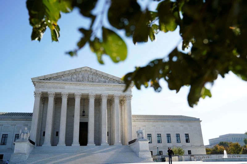 &copy; Reuters. FILE PHOTO: The U.S. Supreme Court building is seen in Washington