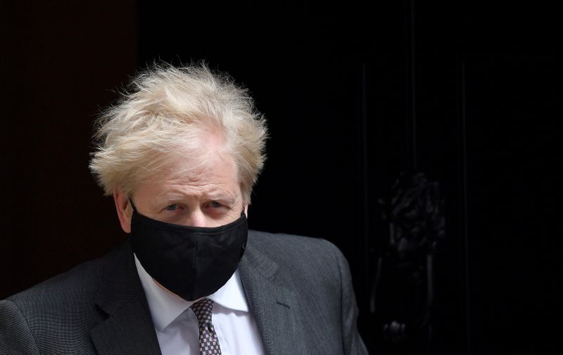 © Reuters. FILE PHOTO: Britain's Prime Minister Boris Johnson leaves Downing Street in London