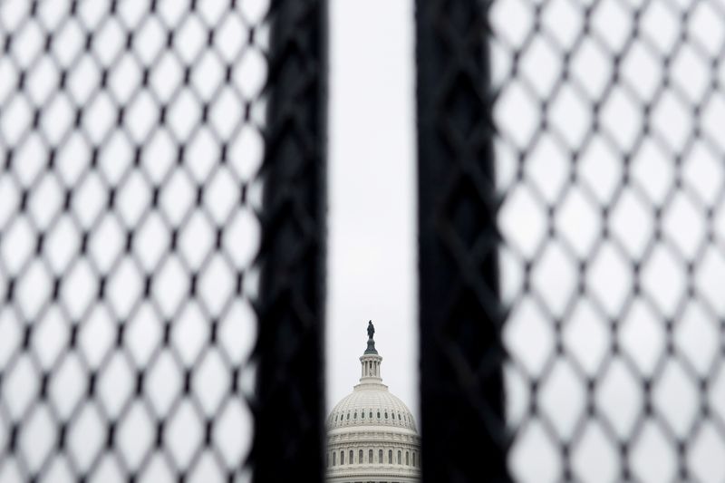 &copy; Reuters. Cercas de segurança em torno do Capitólio dos EUA em Washington