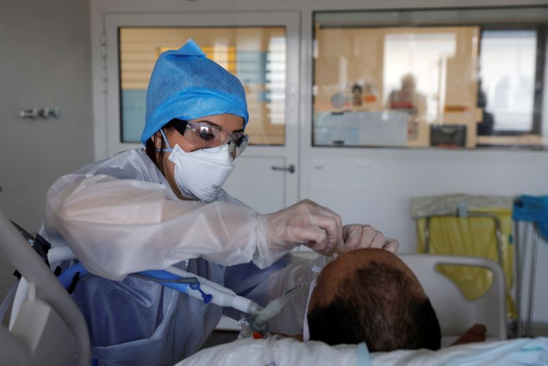 &copy; Reuters. CORONAVIRUS/FRANCE: LE NOMBRE DE PATIENTS EN RÉANIMATION REPART À LA BAISSE