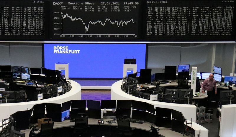 &copy; Reuters. أسهم أوروبا تغلق منخفضة بعد كشف يو.بي.إس عن خسائر من انهيار أركيجوس