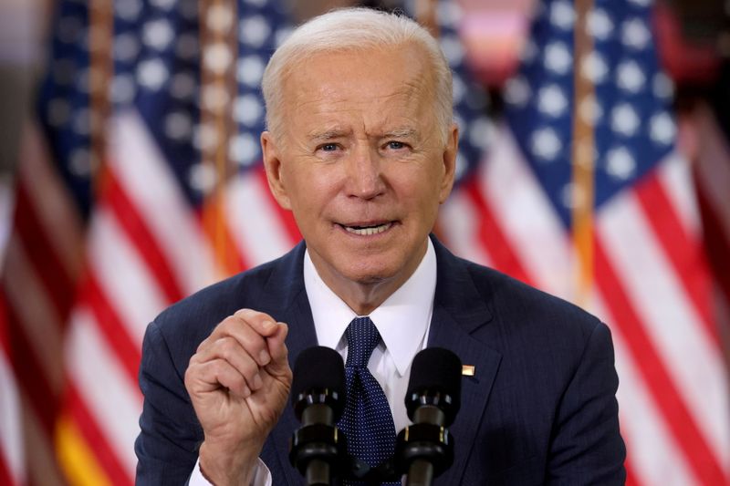 &copy; Reuters. FILE PHOTO: U.S. President Biden holds infrastructure event at Carpenters Pittsburgh Training Center in Pittsburgh, Pennsylvania