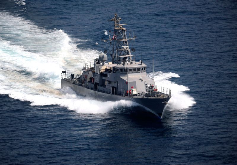 &copy; Reuters. 米海軍艦艇、ペルシャ湾で警告射撃　イラン船が接近
