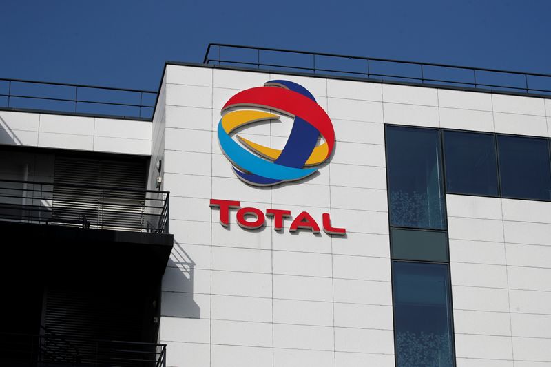 &copy; Reuters. The logo of French oil and gas company Total is seen in Rueil-Malmaison
